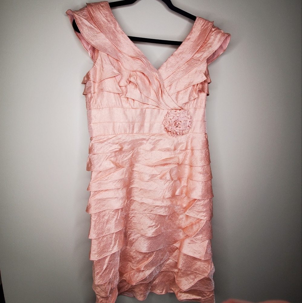 London Times Size 8 Blush Colored Dress
